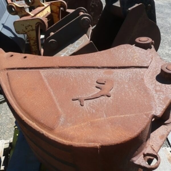 Excavator Bucket with Teeth 450mm