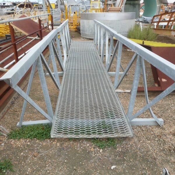 Galvanised expanded mesh walkway