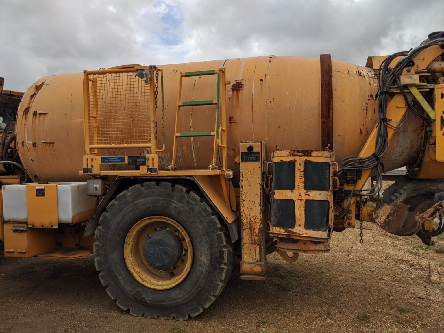 concrete agitator truck J&P Group